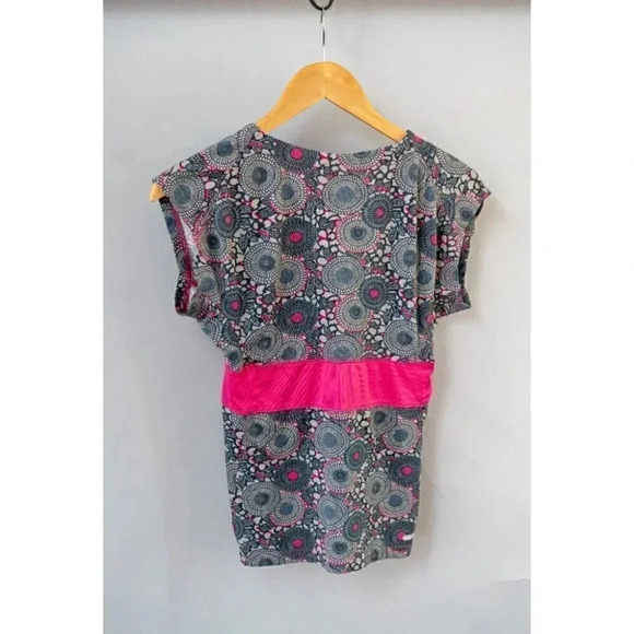 The North Face | gray Pink Scallop Neck short sleeves | XS - Picture 3 of 3